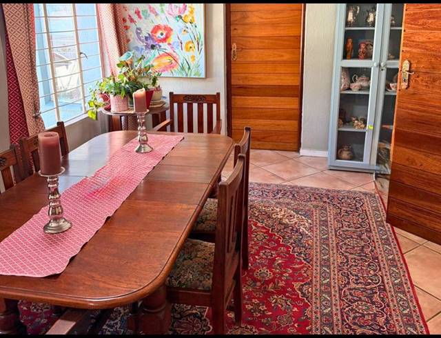 4 BEDROOM HOUSE FOR SALE IN SANDOWN ESTATE